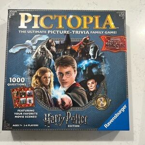 Harry Potter Pictopia The Ultimate Picture-Trivia Family Game